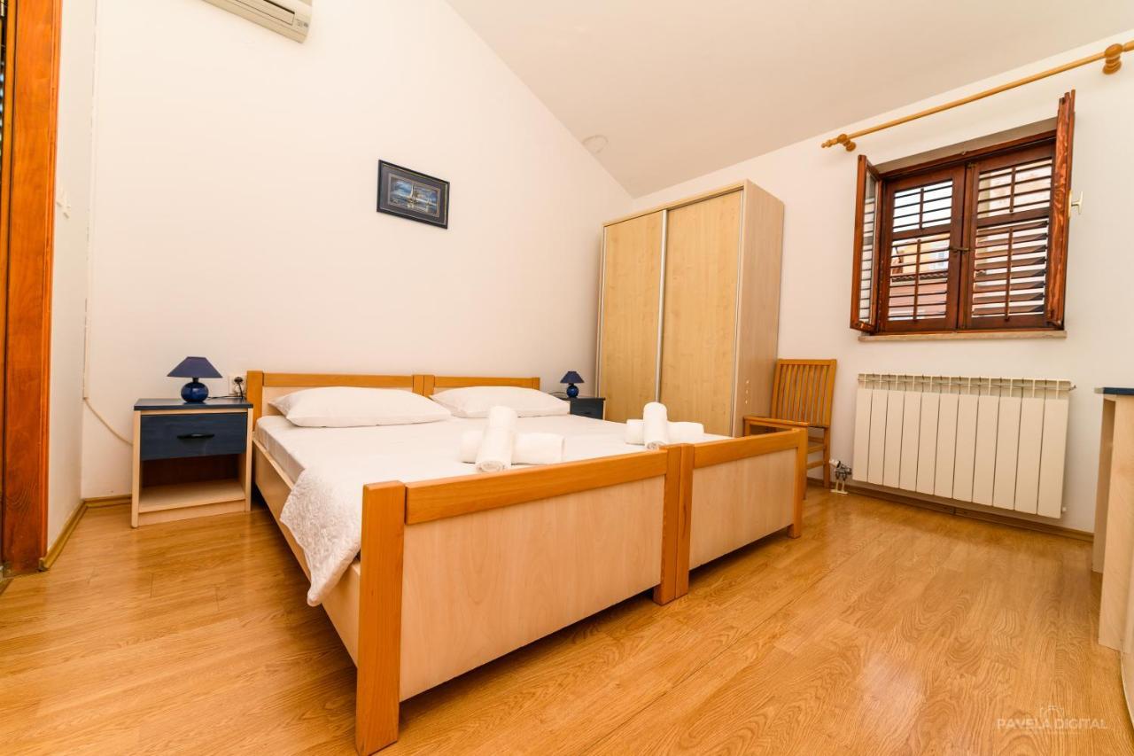 Sobe I Apartman Mareta Miholascica Exterior photo
