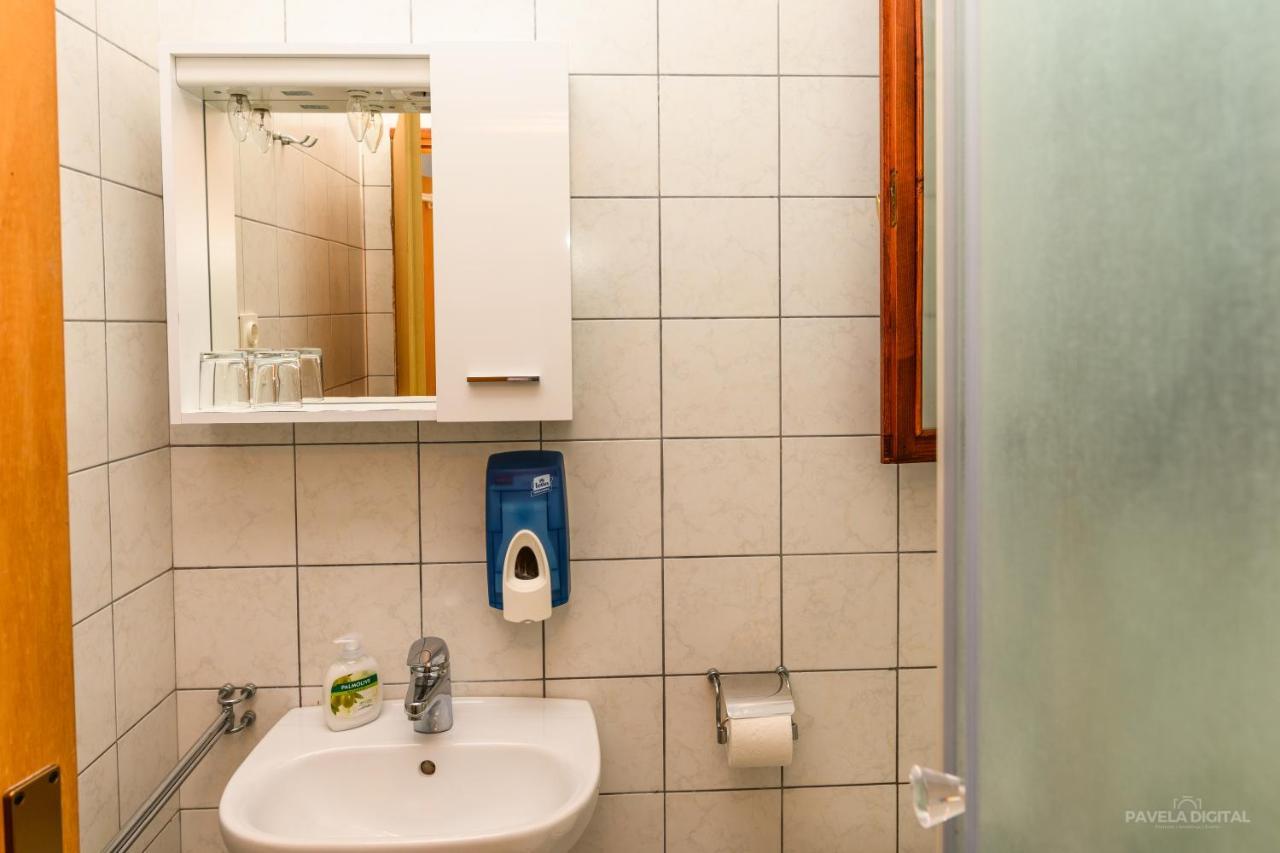 Sobe I Apartman Mareta Miholascica Exterior photo