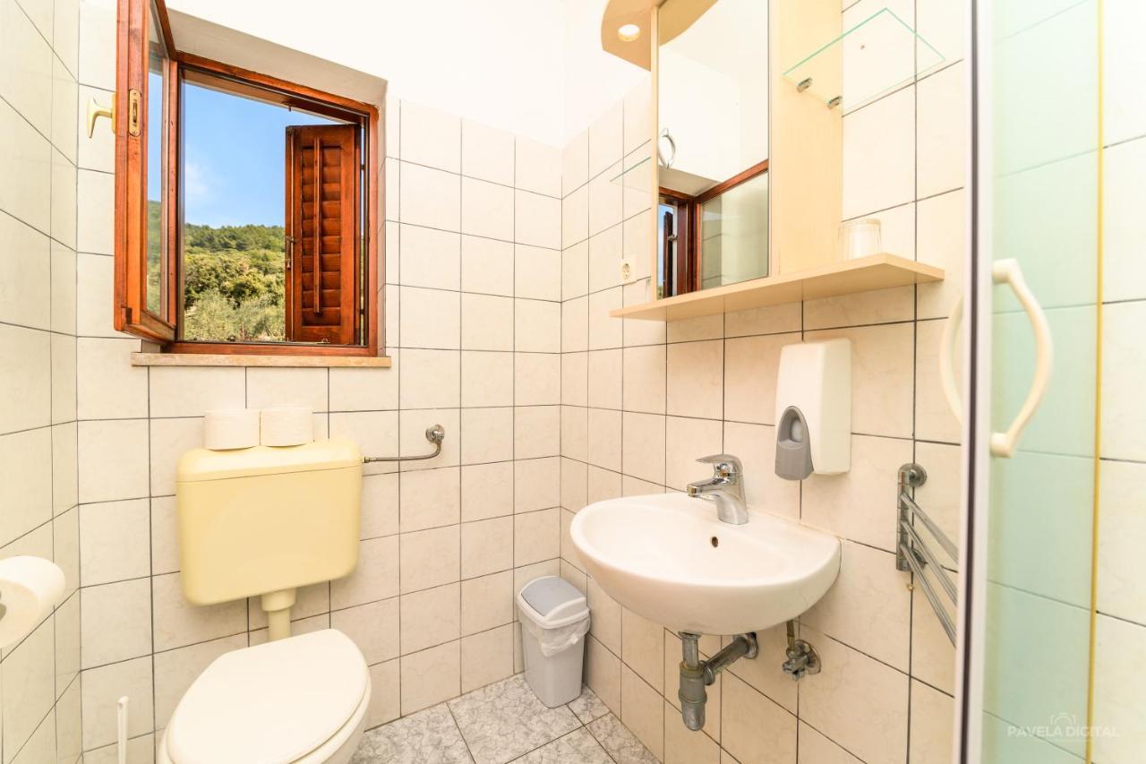 Sobe I Apartman Mareta Miholascica Exterior photo